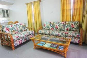 Hillside Apartments Kingstown Extérieur photo